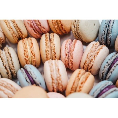 Raspberry Macarons (6 pcs) - Antonia Golden Sweets