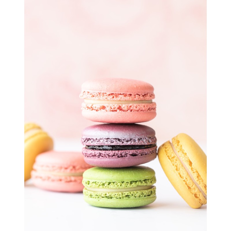 Pistachio Macarons (6 pcs) - Antonia Golden Sweets